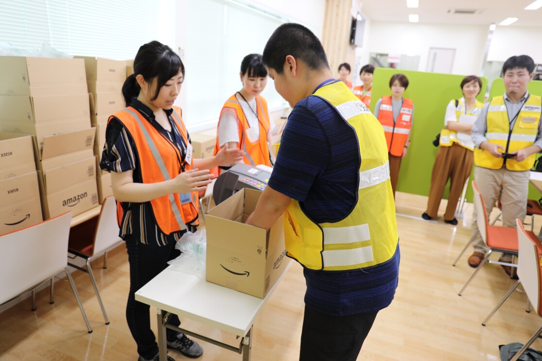 アマゾンがNPO法人キッズドアの子どもたちを
川崎フルフィルメントセンターに招待