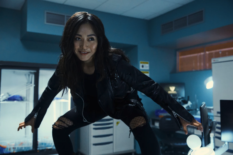 Karen Fukuhara (Kimiko)