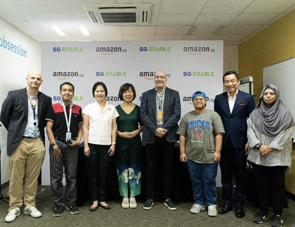 Group photo with Associates with Disabilities
(From left to right: Mr. Manuel Berbuer, Mr. Muhammad Faezin Bin Mohamed Yasin, Ms. Gan Siow Huang, Ms. Ku Geok Boon, Mr. Steve Walter, Ms. Yasserah Binte Mohamed Yasni, Mr. Eric Chua, Ms. Siti Nasidha Binte Hazaman)
