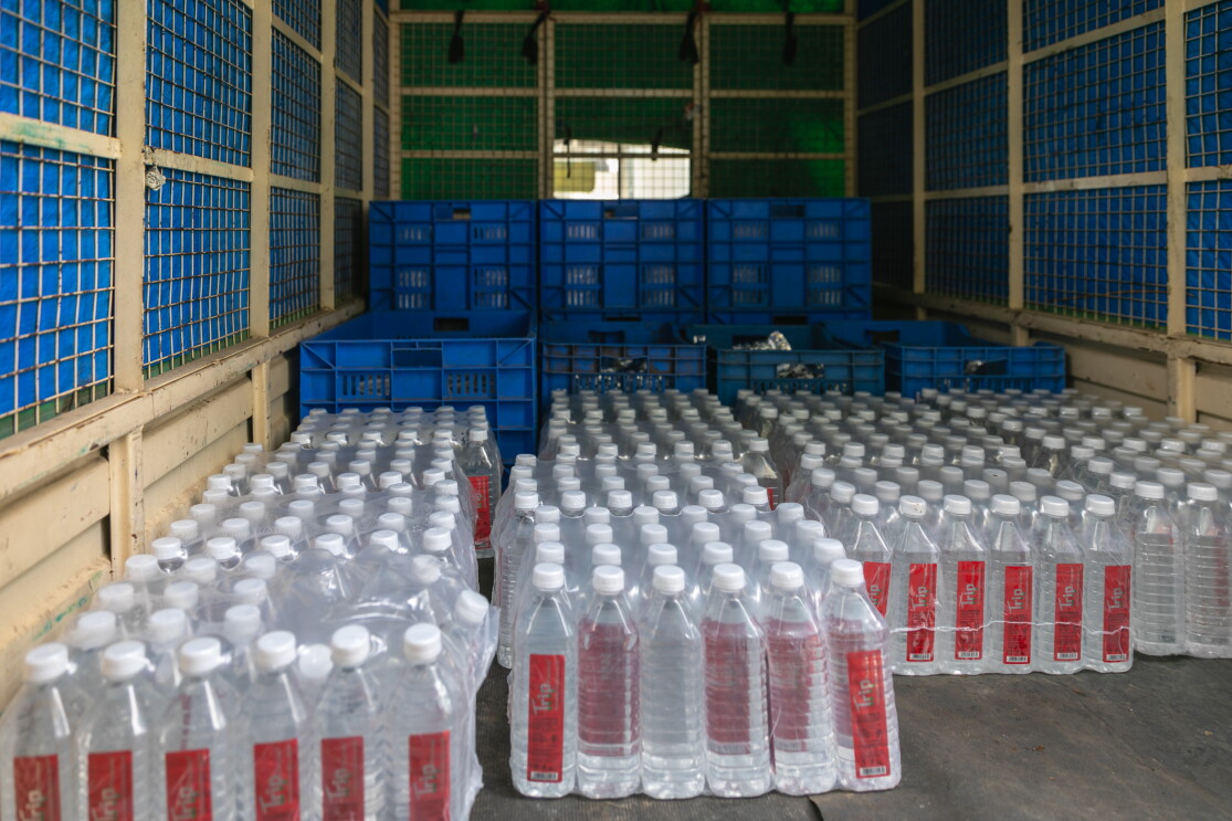 A food distribution drive for creamtorium workers during COVID