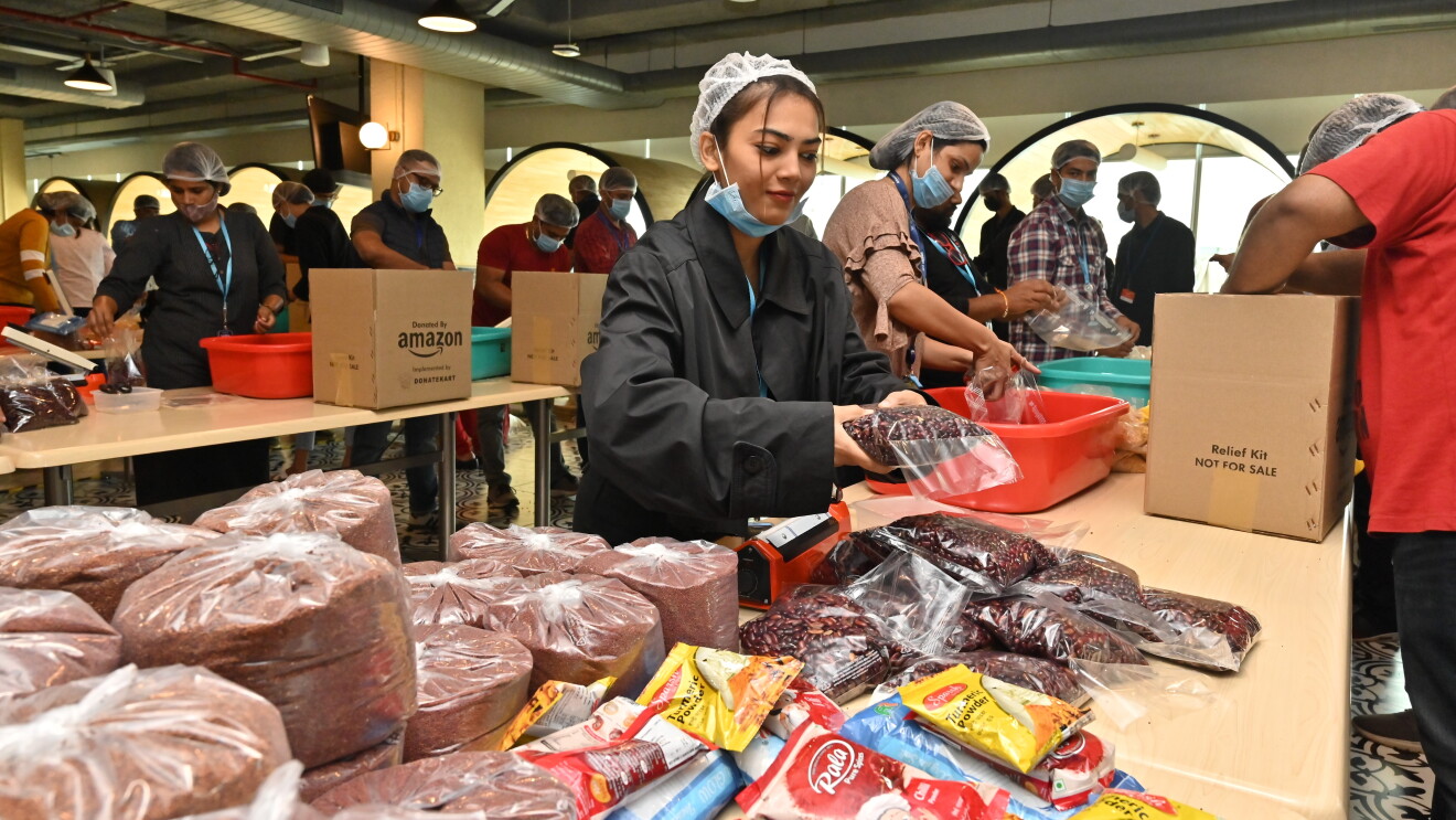 Pack a Ration Kit Volunteers