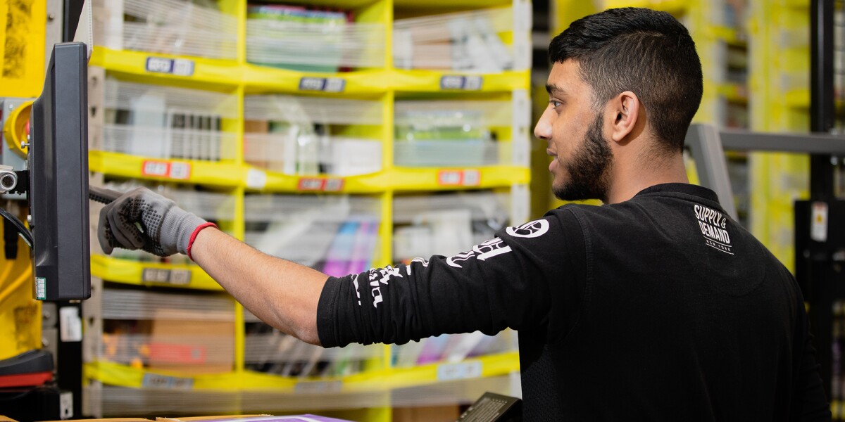 Amazon Ramps Hiring Opening 100 000 New Roles To Support People Relying On Amazon S Service In This Stressful Time Amazon Ramps Hiring Opening 100 000 New Roles To Support People Relying On Amazon S Service In This Stressful Time