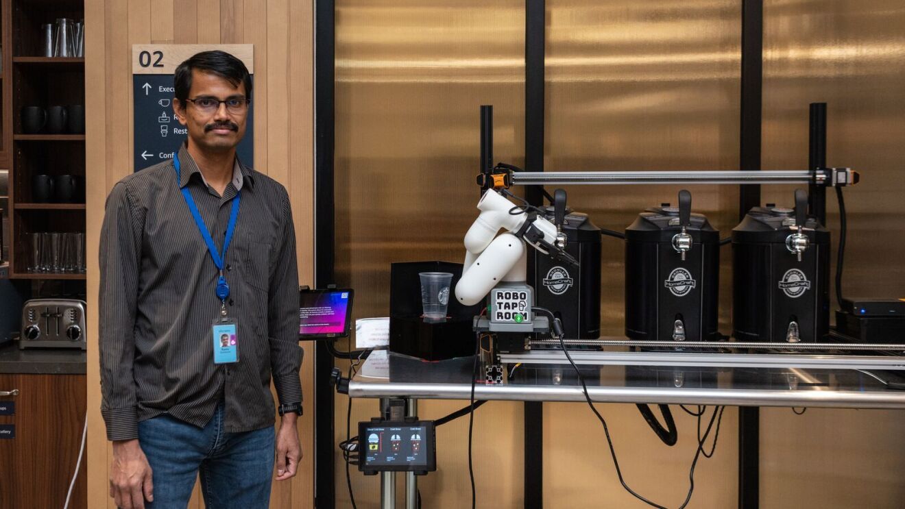 demos of aws technologies in action at the aws builder studio in amazons nyc office