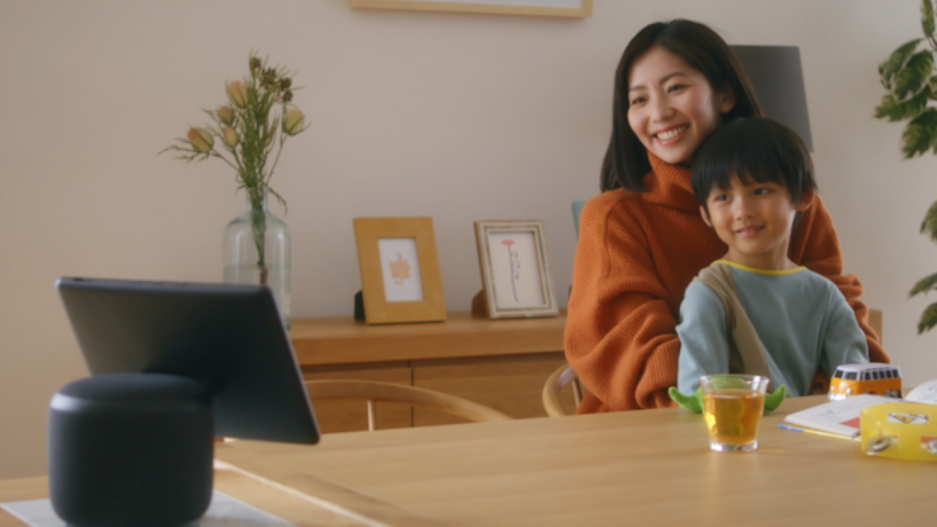 おうち時間の家族の過ごし方 Echo Show 10で楽しむカラオケやクイズ大会