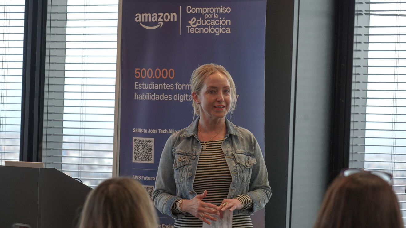 Melanie Keisor, VP de PXT de AWS Global Sales