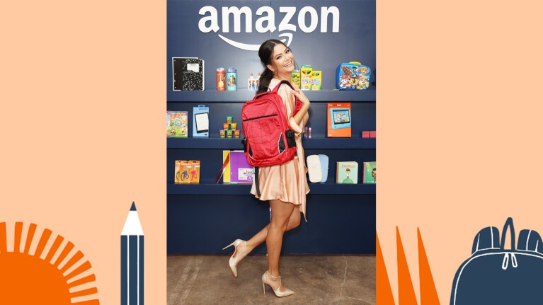 An image of TV Host Ana Patricia Gamez wearing a cream dress and heels, and holding a red backpack with a wall full of classroom supplies behind her. There are illustrated classroom supplies in orange and blue around the image.