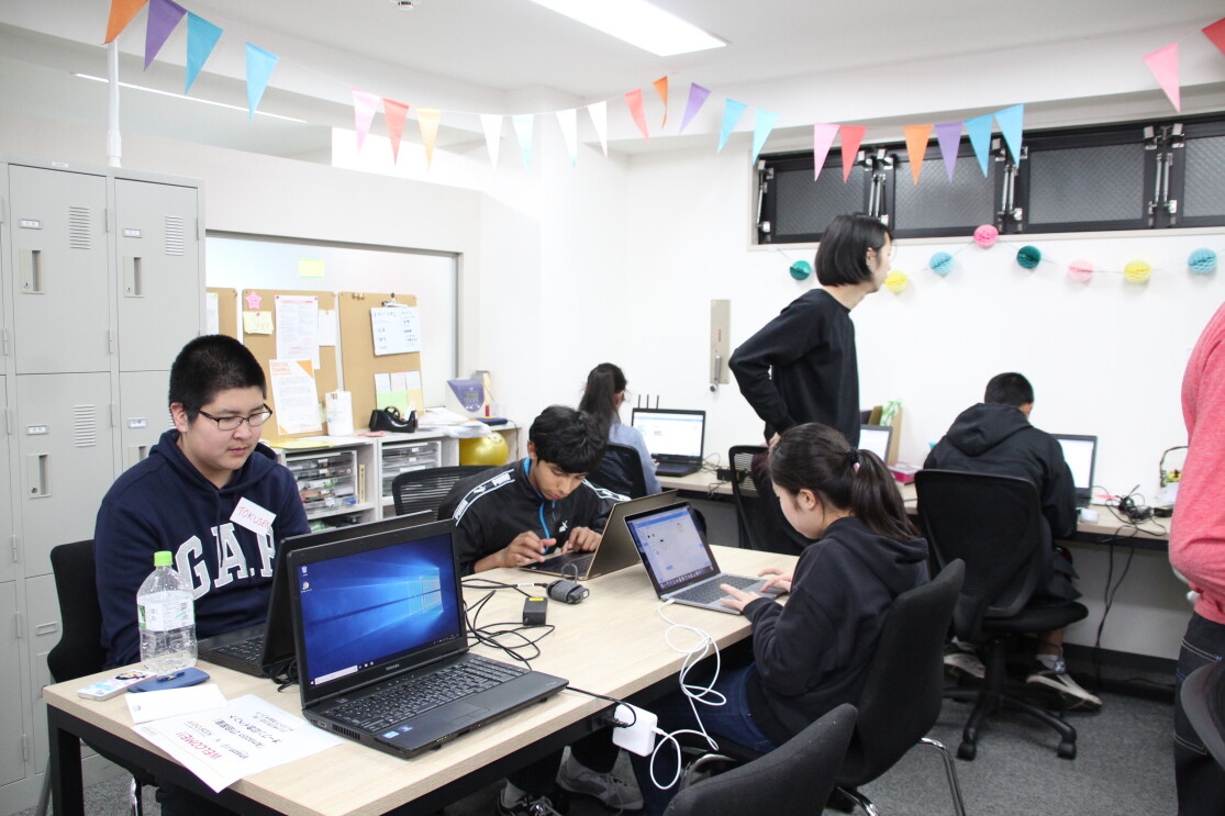 「IT自習室」で子どもたちの学びを支援