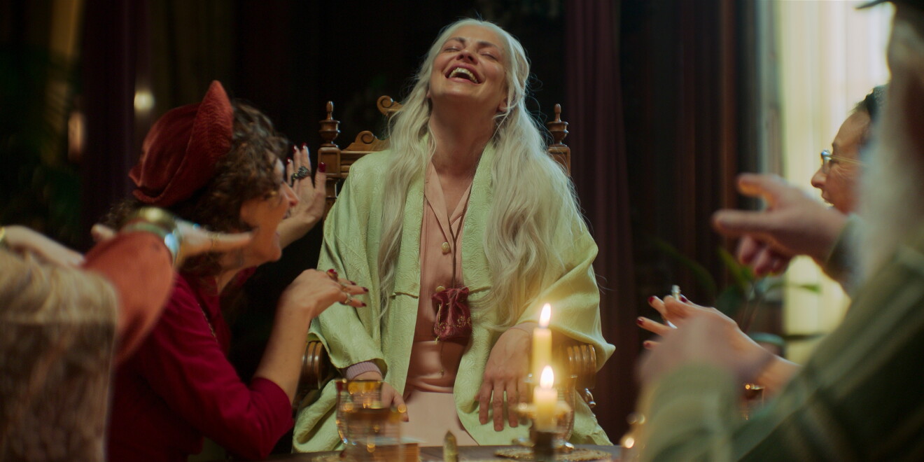 Dolores Fonzi (Adult Clara) 2.jpg1