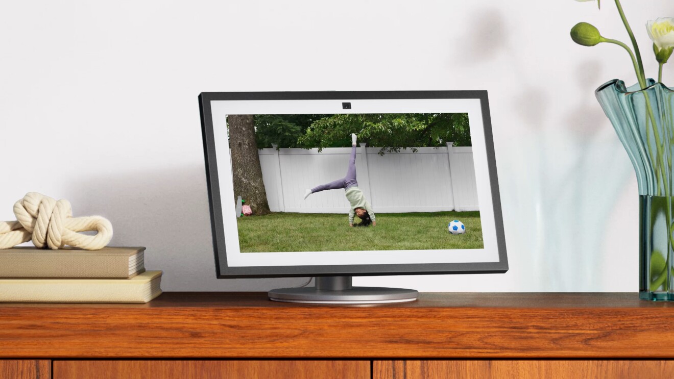 Echo Show Live