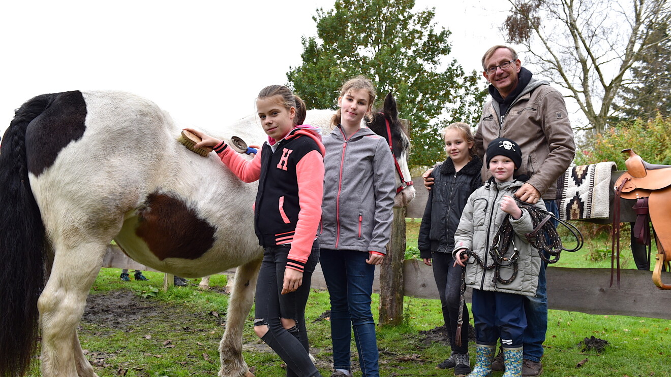 Kinder sind die Gegenwart_Vater von 4.00 Kindern