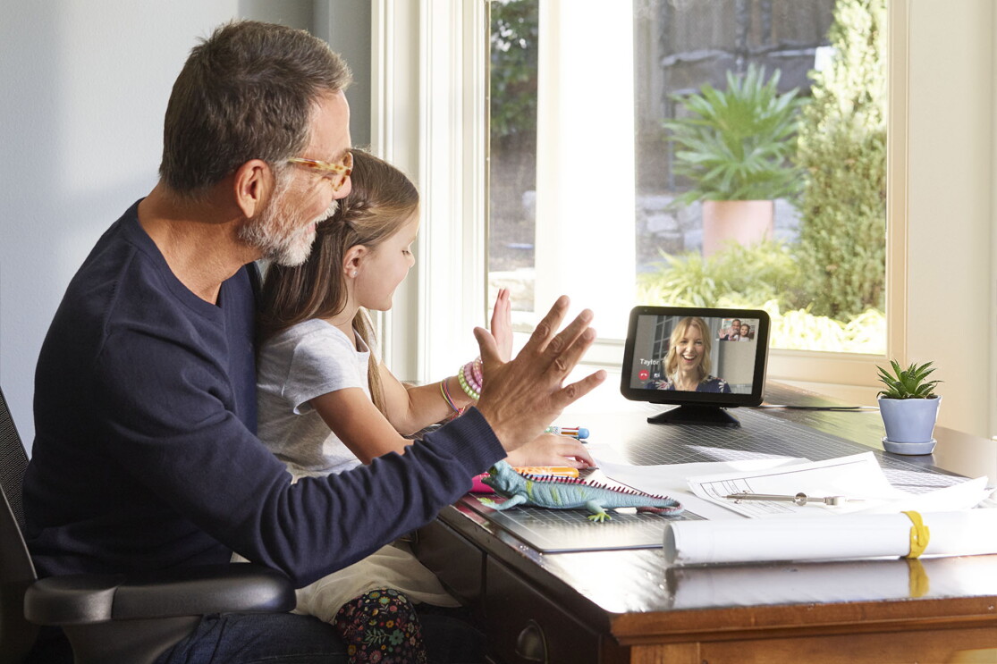 Cómo el modo multilingüe de Alexa está acercando a más familias