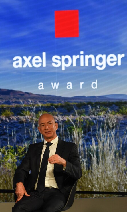 Jeff Bezos erhält den Axel Springer Award für Innovation