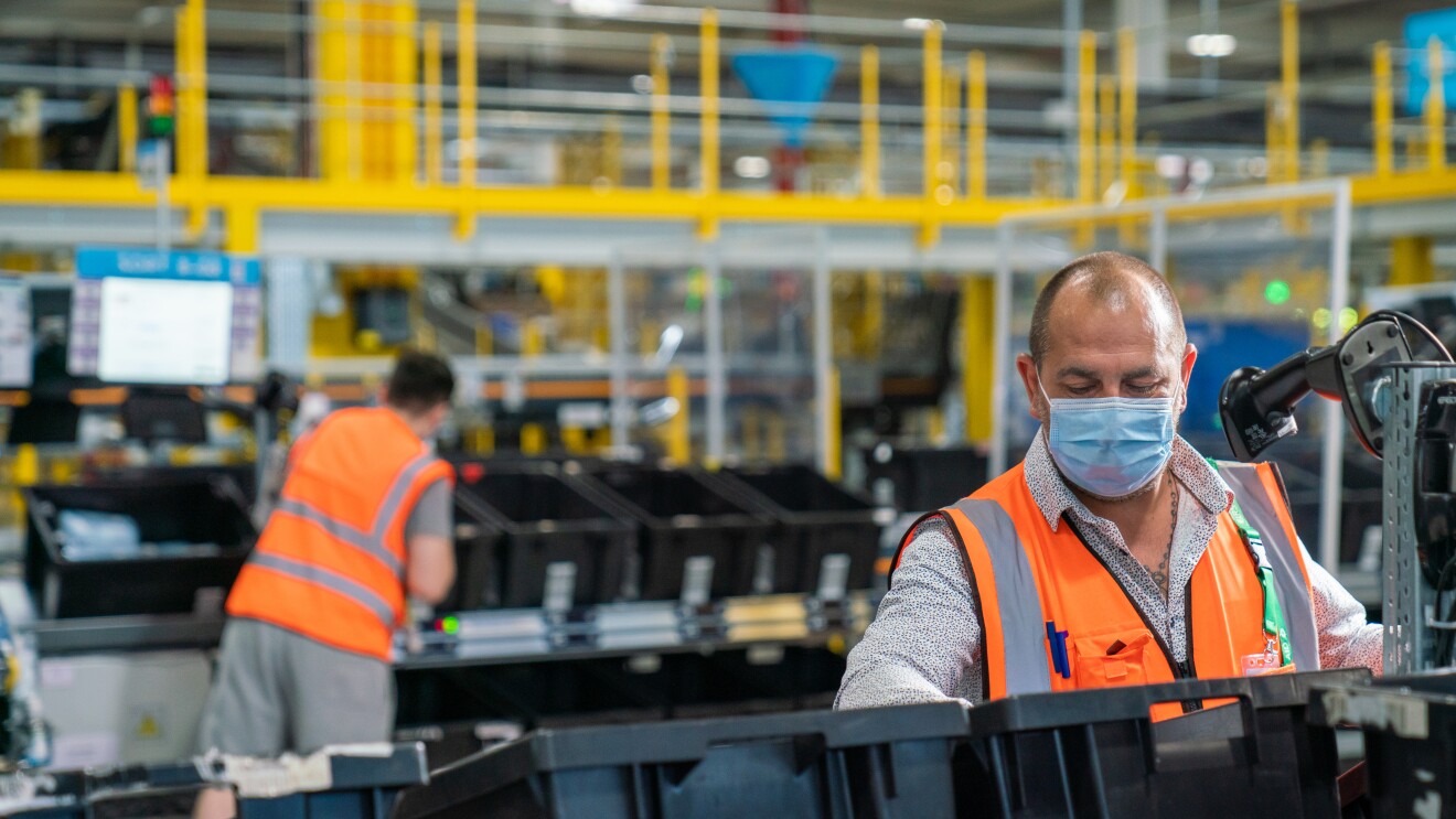 France operations employee photos