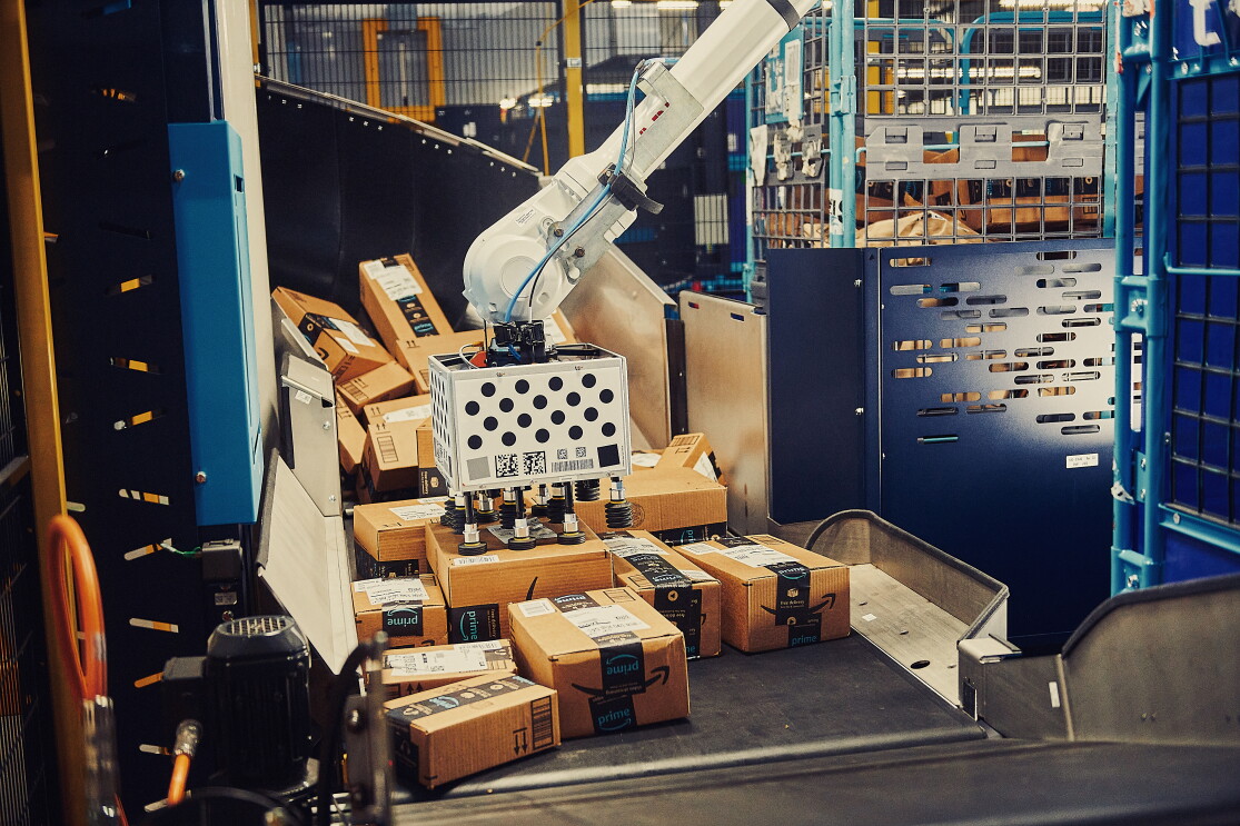 dft-amazon-robotics-cardinal-1.jpg