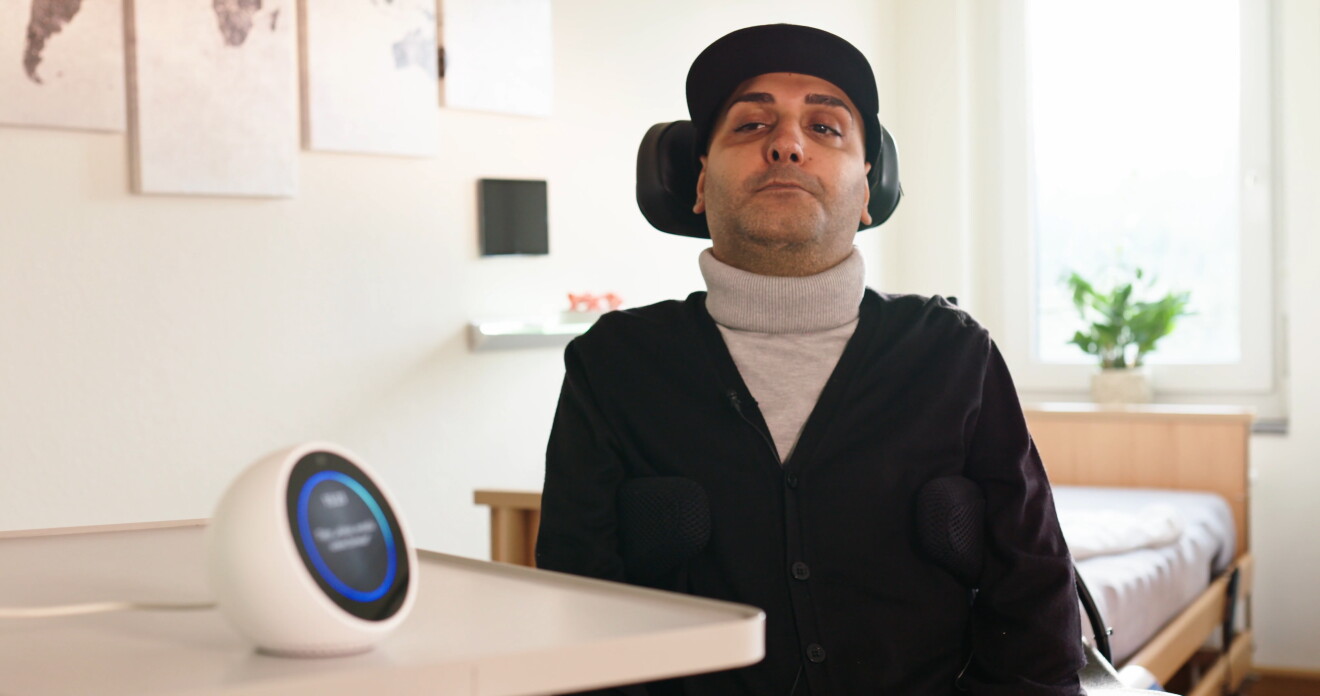 Hamoun Kamai wird von Amazons Sprachassistentin Alexa im Alltag unterstützt.