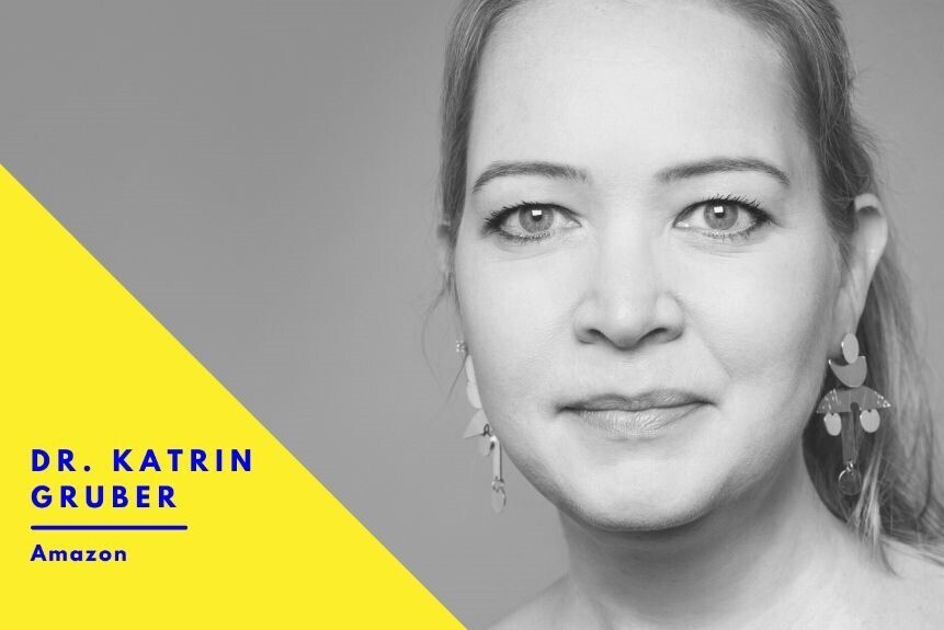 Katrin Gruber im Porträt und schwarz weiß