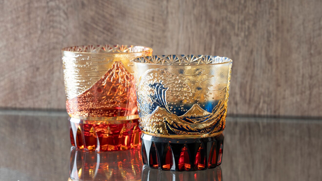 富士山の絵柄をあしらったグラス