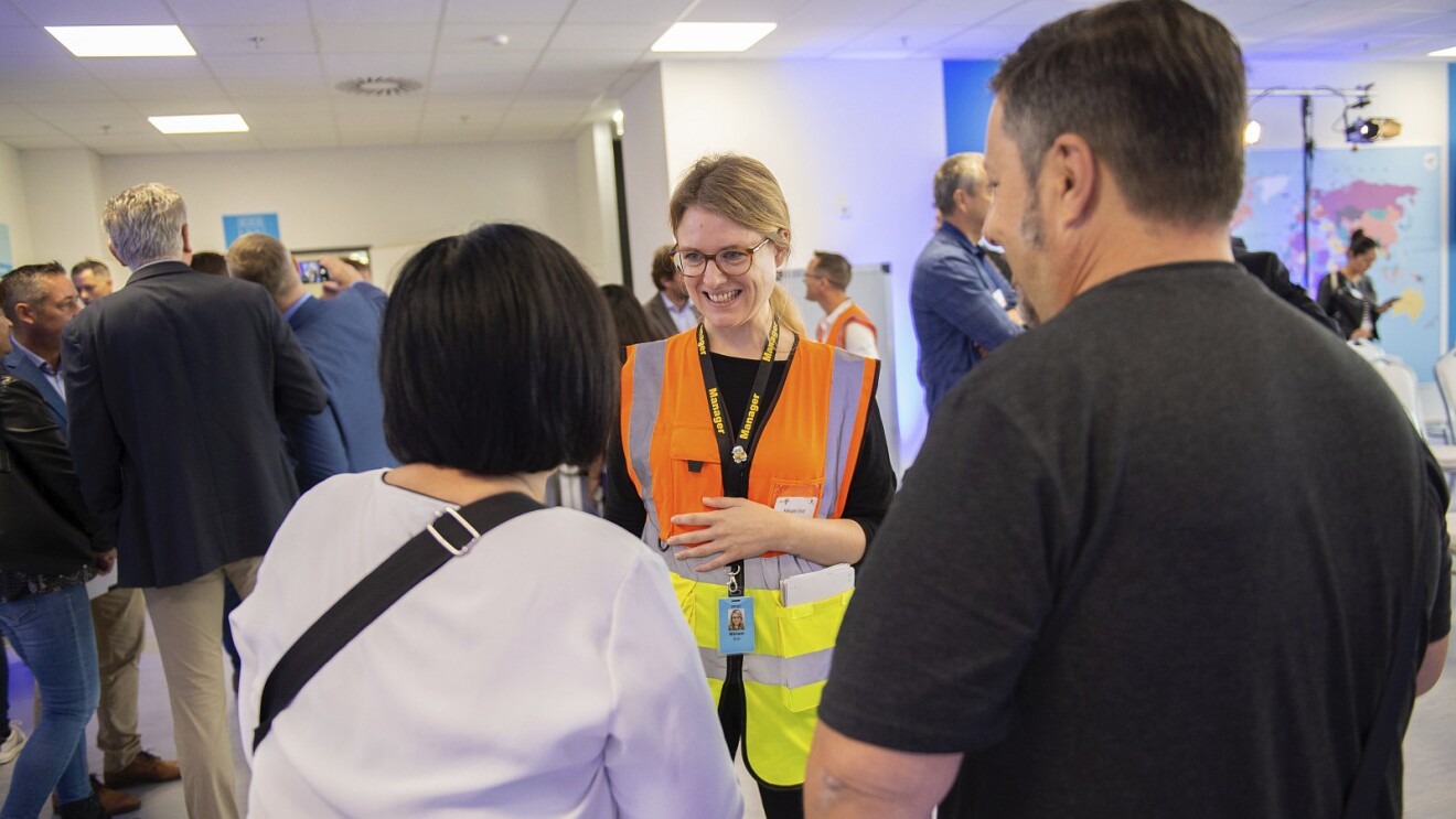 Amazon Regionalleiterin AT, Miriam Enzi, begrüßt Gäste