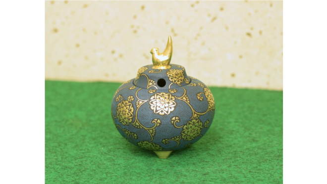 販売することで九谷焼の技を守る About Amazon Japan 販売することで九谷焼の技を守る About Amazon Japan