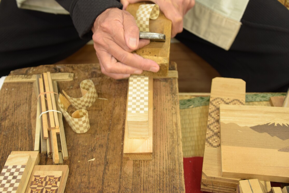 箱根寄木細工の技を世界に伝えて守る
