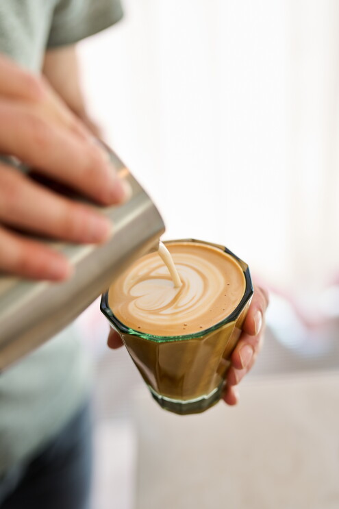 Bilder von neue Cafe Apoteka in Amazon Gebäude STR10 in Tübingen