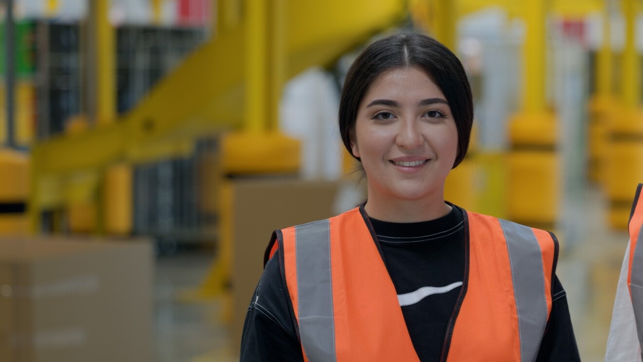 We asked delivery drivers in Spain, Italy, Germany, and France to read real tweets from Amazon customers who value their service, and captured their reaction on video
