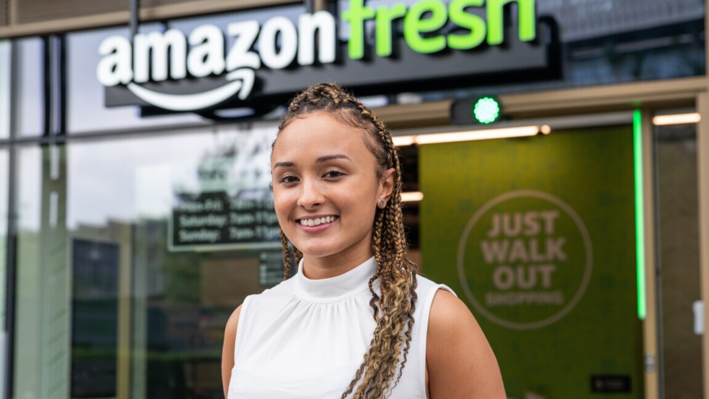 Amazon created 25,000 permanent jobs across the UK last year