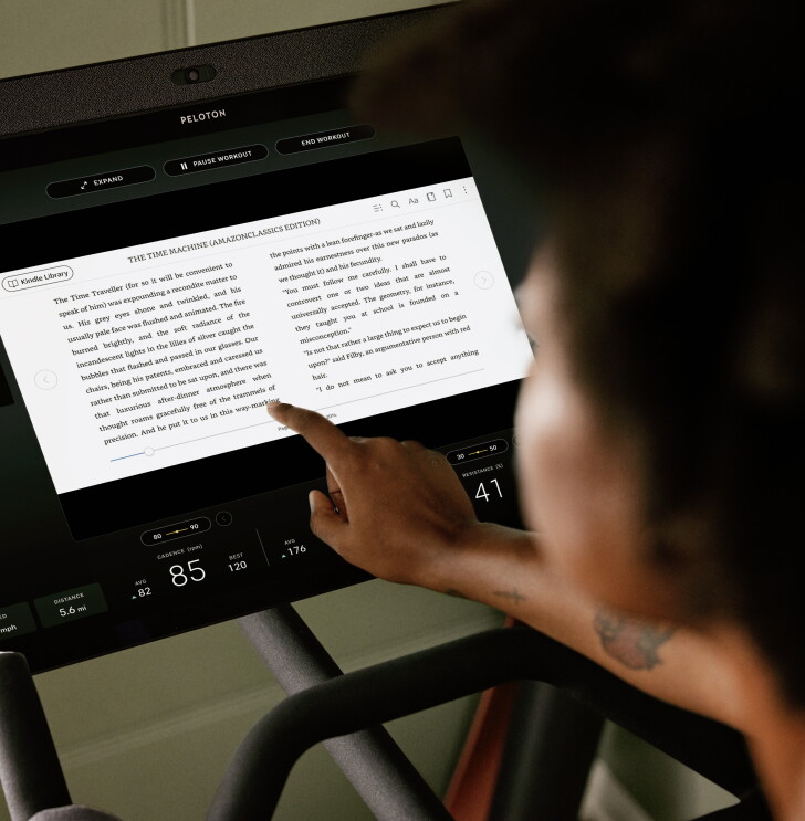 02_Bike+_09354_KindleReading.jpg 