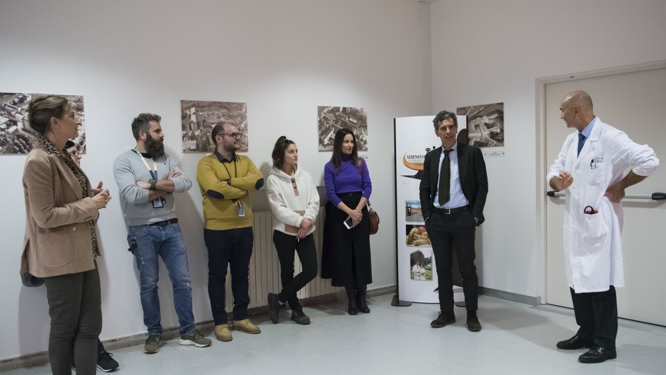 L'Amazon Locker che funge da Calendario dell'Avvento nell'Ospedale San Bortolo di Vicenza