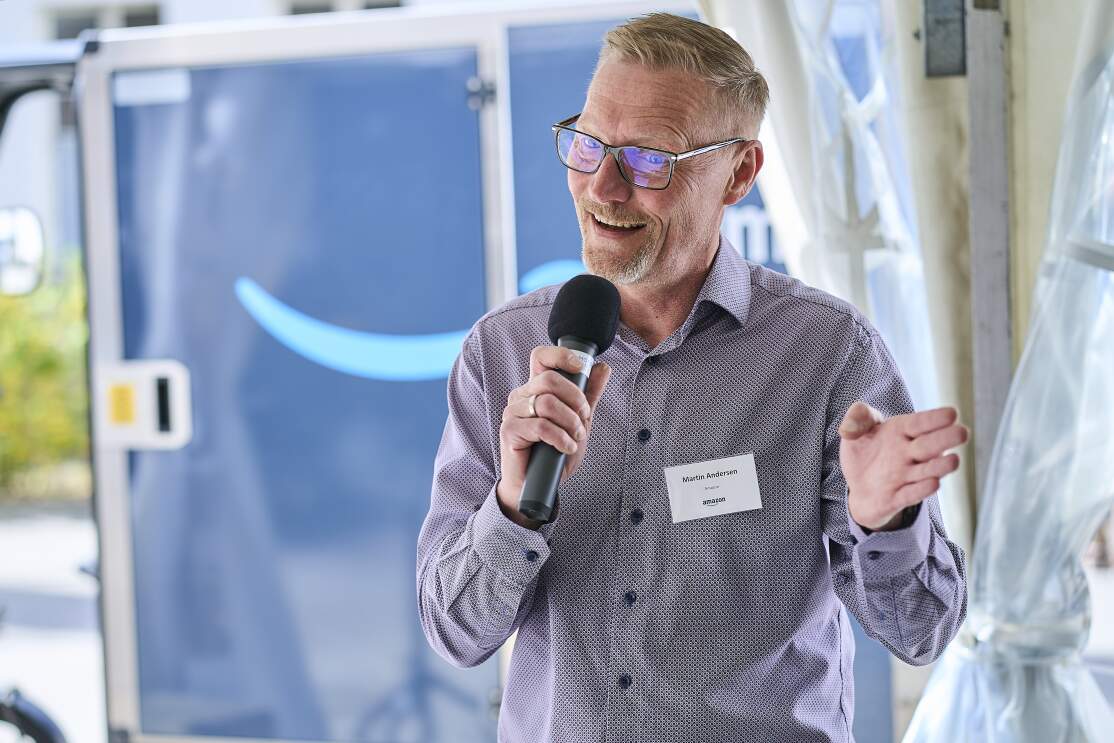 Martin Andersen, Country Director Amazon Logistics, bei der Eröffnung des dritten Amazon Mikromobilitätszentrum in Berlin