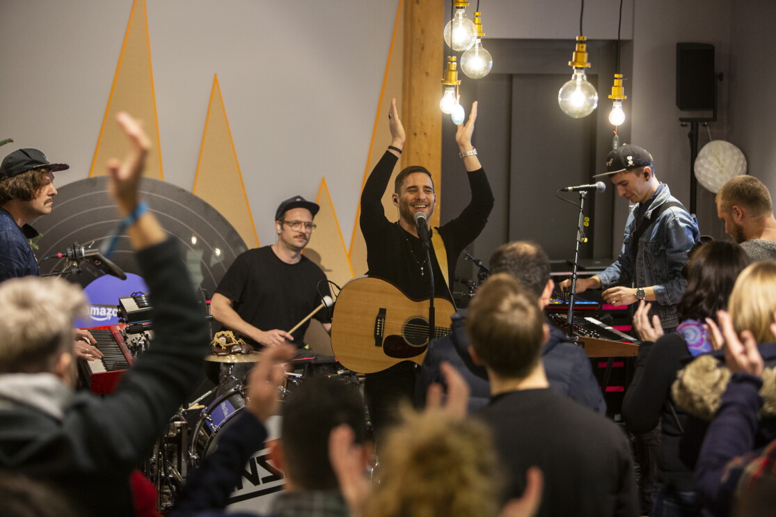 Lions Head und Rea Garvey geben Konzerte im Pop up Store #HomeofChristmas
