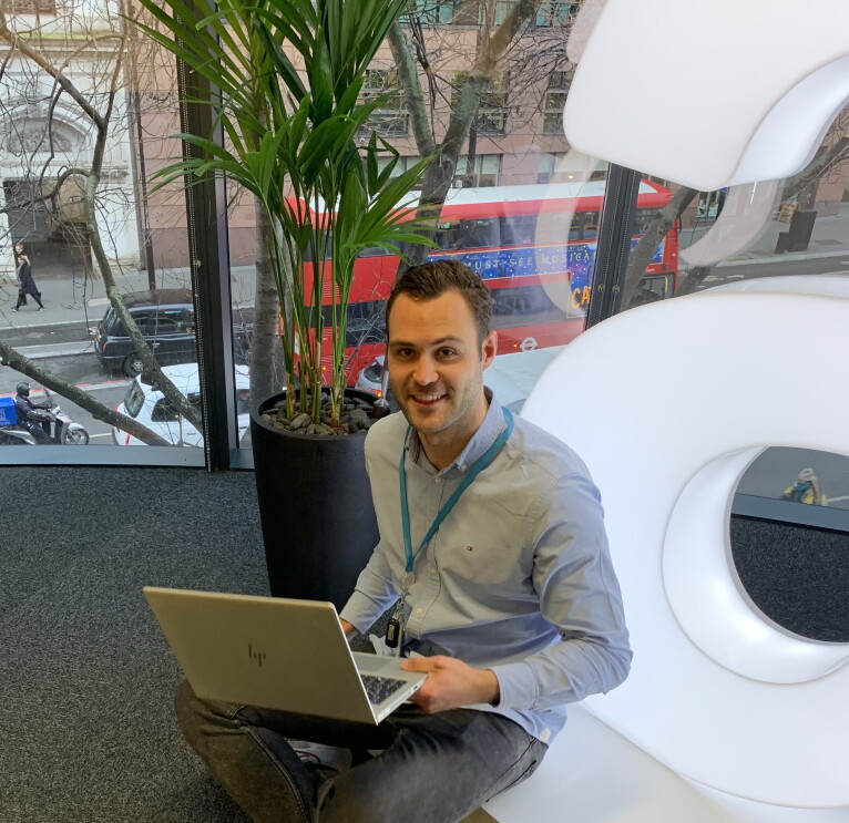 „You own your career“ – für Jan eröffnete das duale Studium bei Amazon den Weg ins Ausland. Heute arbeitet er bei AWS in London.dium 1.JPG