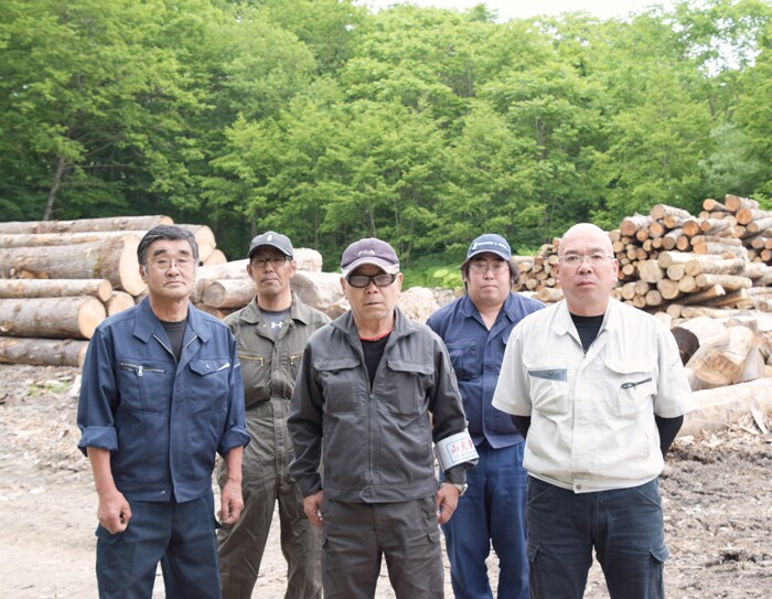 村のシンボルからシロップを生産