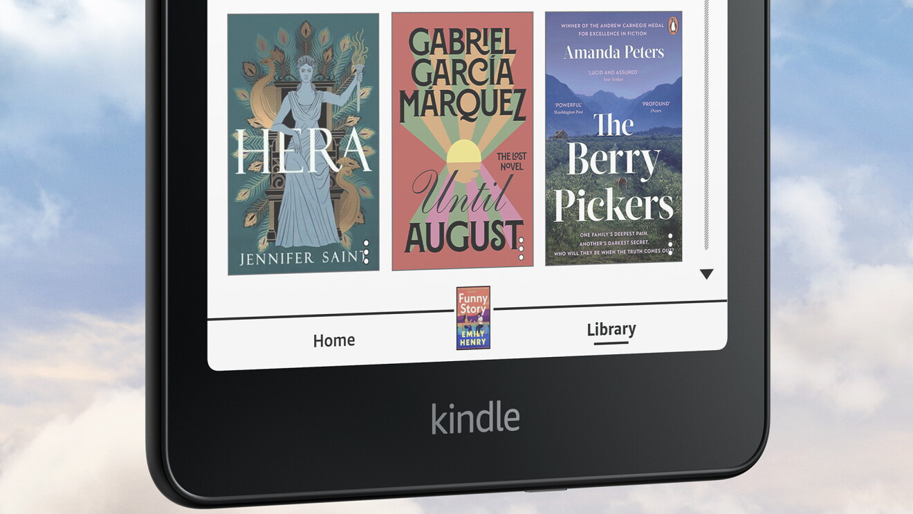 The new Kindle Colorsoft showing a range of book covers in colour