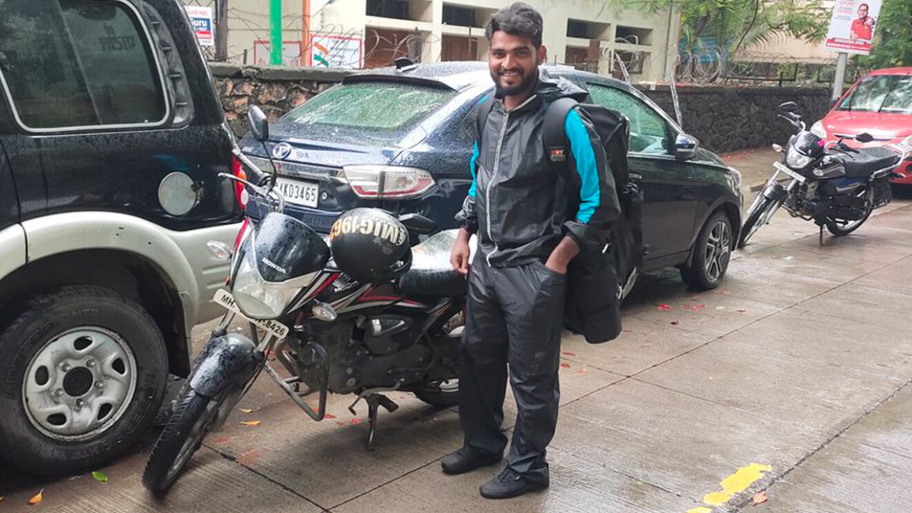 Delivery boy who helped a girl_resize_1280x720.jpg image