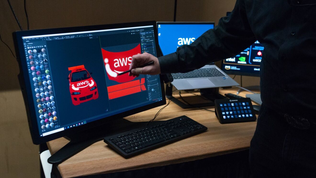 demos of aws technologies in action at the aws builder studio in amazons nyc office