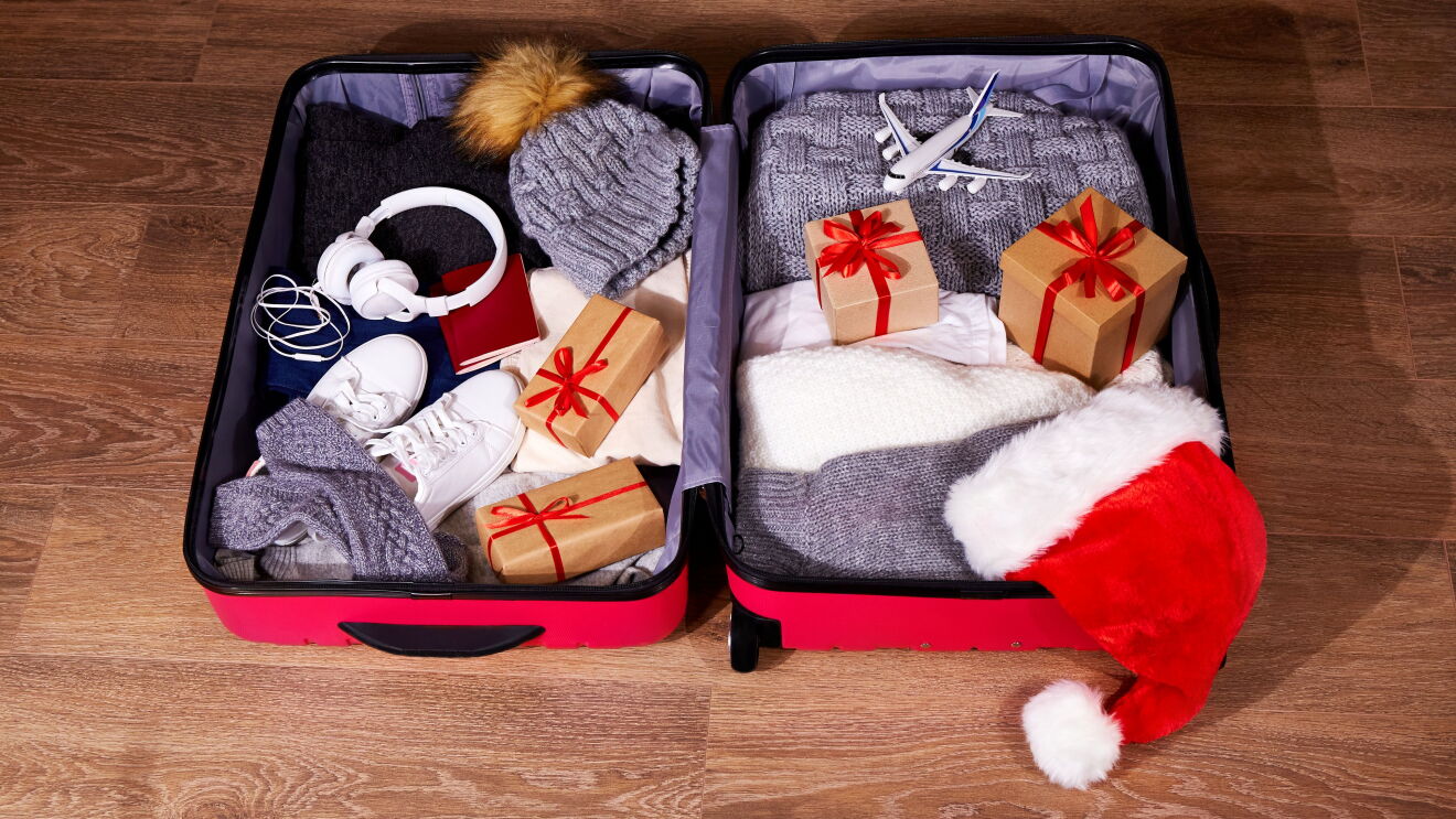 Maleta y regalos