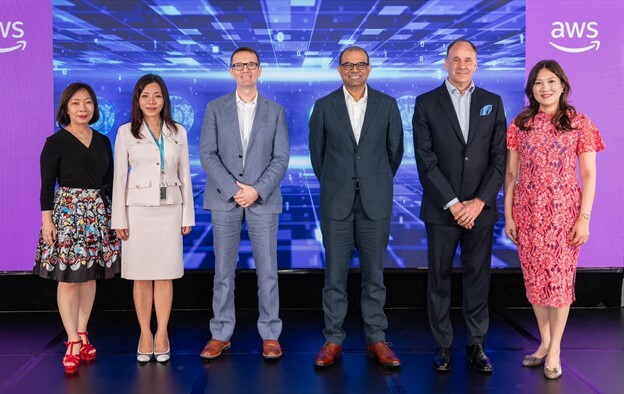  
From left to right: Lisa Tay, Director, People Experience Team, AWS APJ; Priscilla Chong, Country Manager, AWS Singapore; Jeff Johnson, Managing Director, AWS ASEAN; Dr Janil Puthucheary, Senior Minister of State for Digital Development and Information; Jaime Valles, Vice President, AWS APJ; Elsie Tan, Country Manager, Worldwide Public Sector, AWS Singapore.
