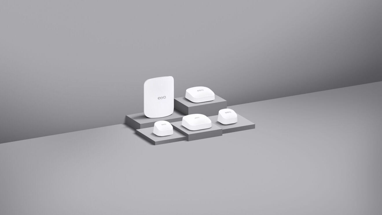 Productos Eero en una mesa