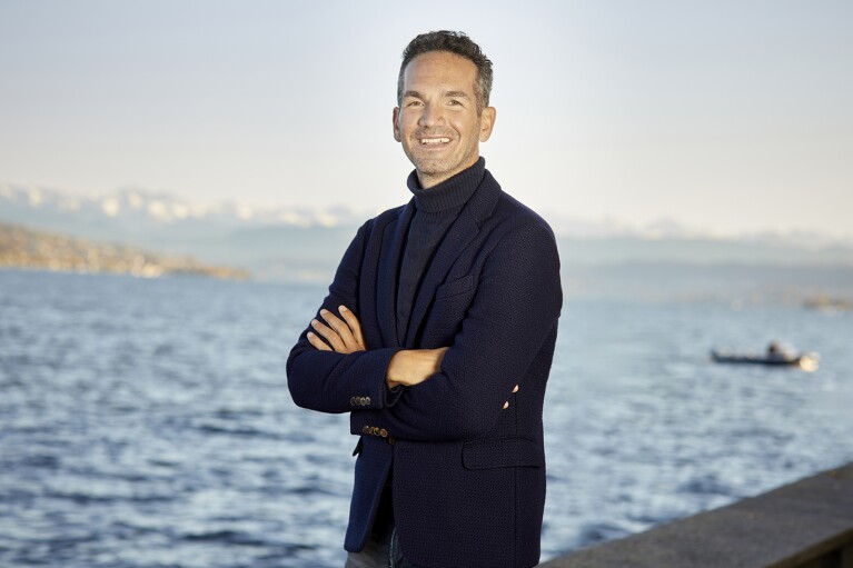 bild Giovanni Schiesari – Country Leader Switzerland, Amazon