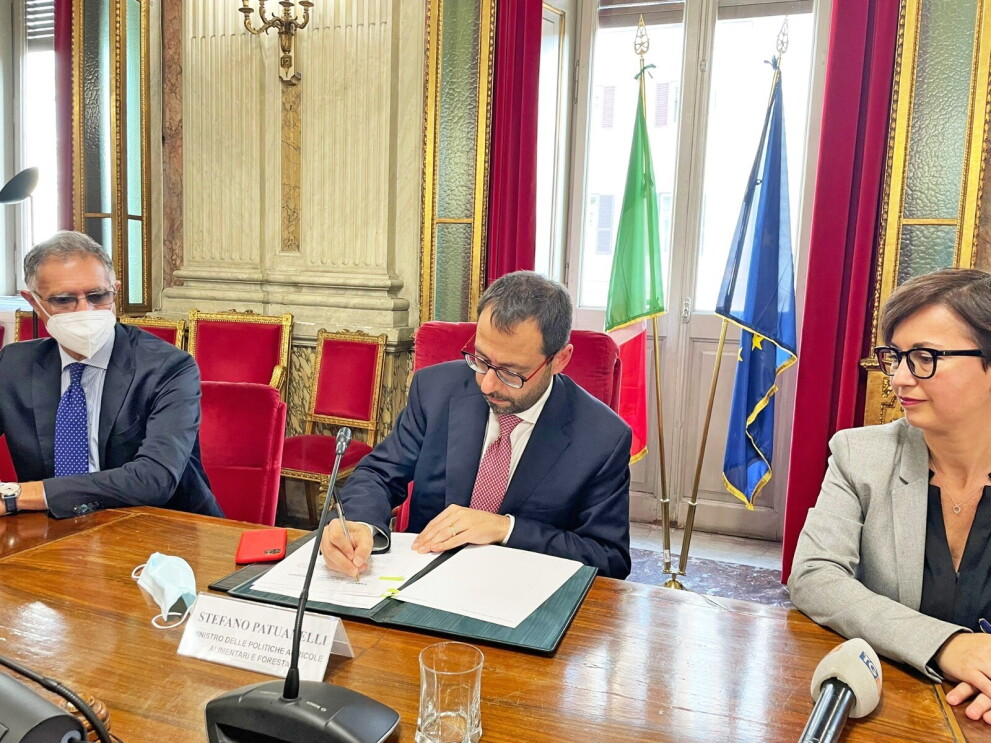 Signing of a Memorandum between the Italian Ministry of Agriculture and Amazon