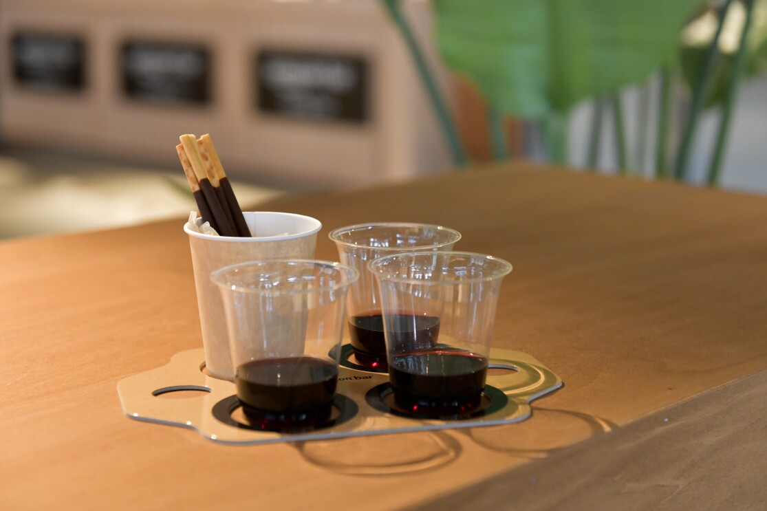 期間限定の「Amazon Bar」で自分好みのお酒を見つけよう