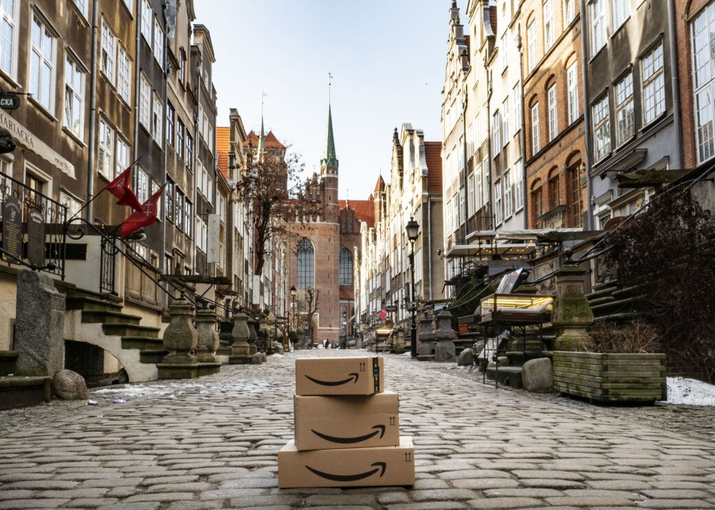 AMAZON.PL LAUNCHES IN POLAND
