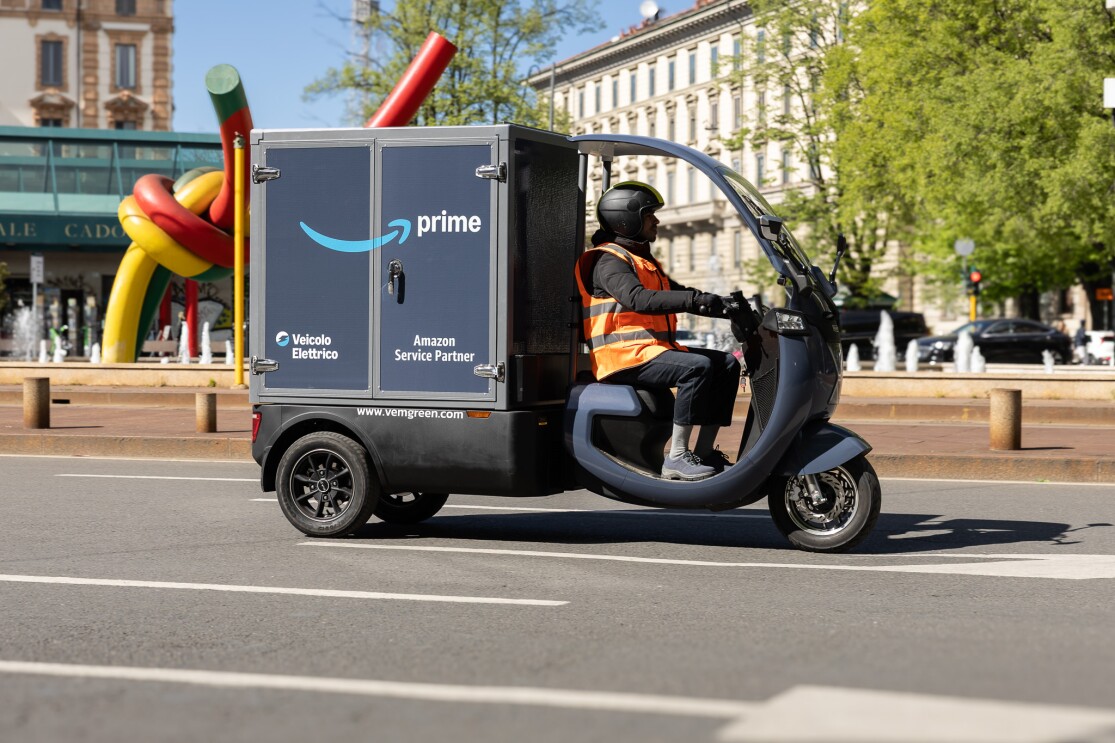 _micro branded cargo moped