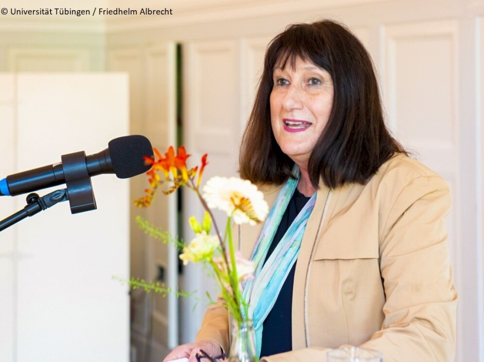 Prorektorin Prof. Dr. Karin Amos der Universität Tübingen bei der Begrüßungsrede