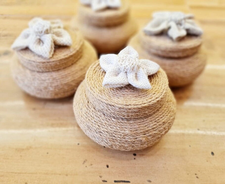 Jute gift boxes