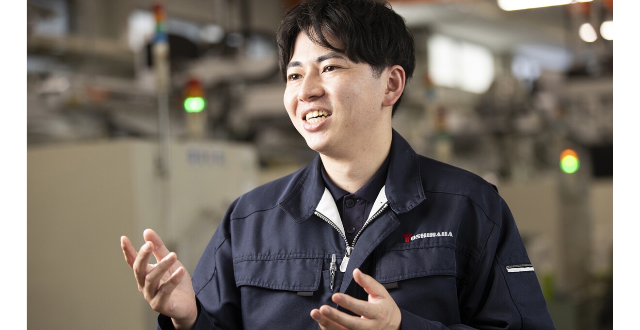 熱心に語る吉原さんの写真