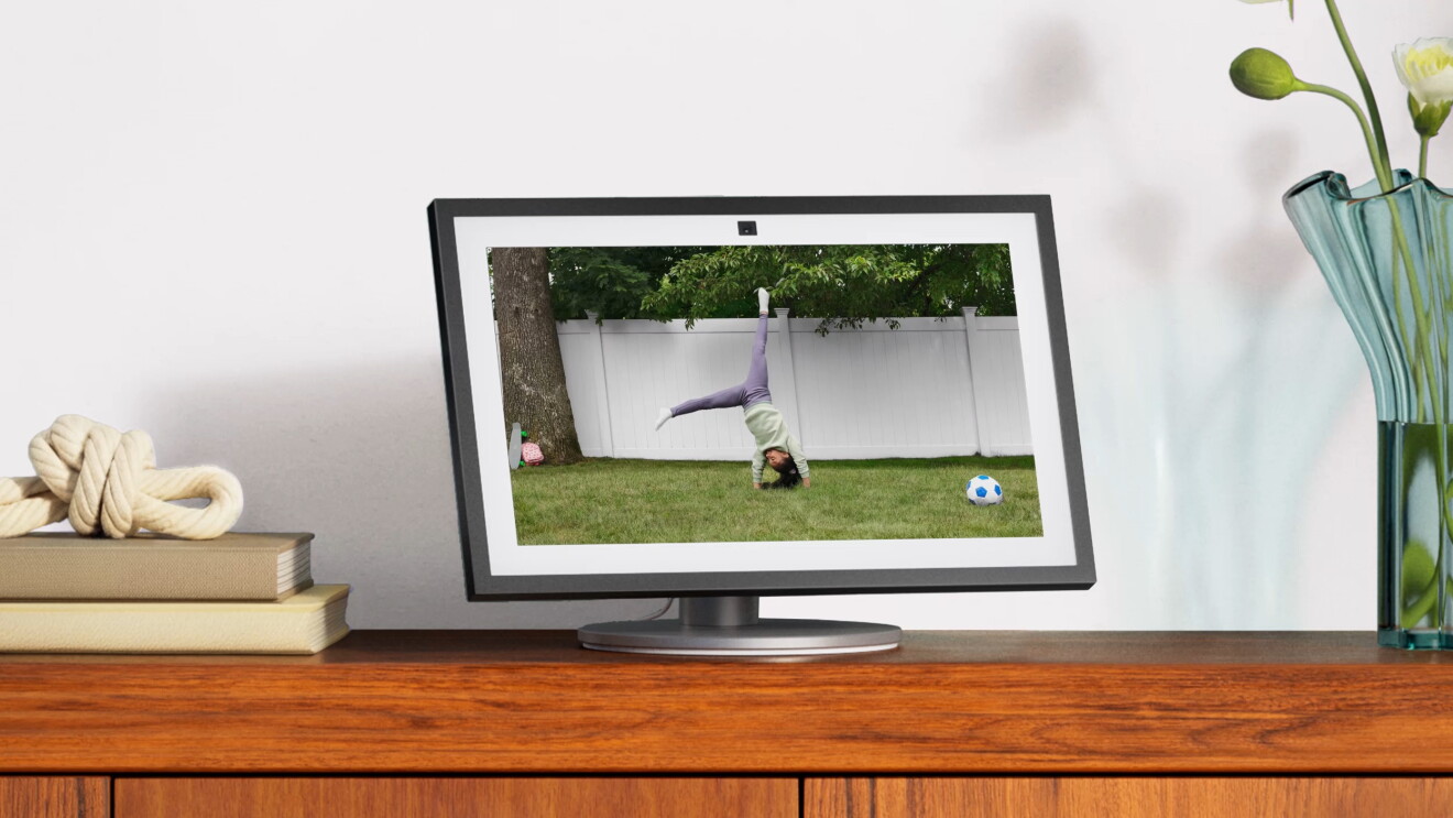 Echo Show Live