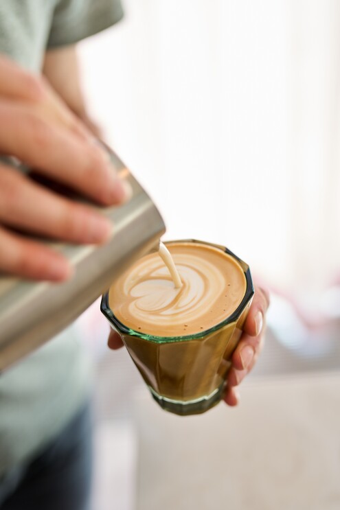 Bilder von neue Cafe Apoteka in Amazon Gebäude STR10 in Tübingen