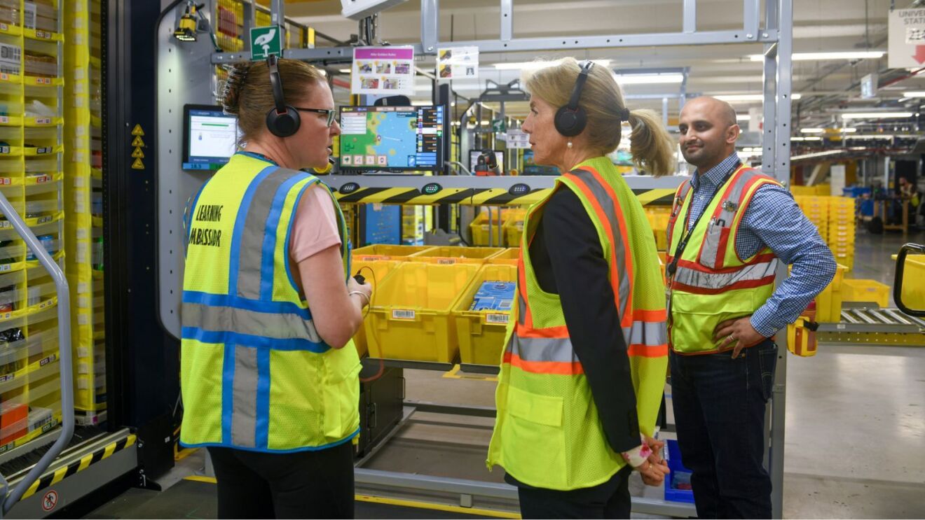 U.S. Ambassador to Australia Caroline Kennedy viewing the stowing process at BWU2.